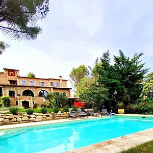 Couette-café Oasis Des Lavandes, Villeneuve-lès-Avignon
